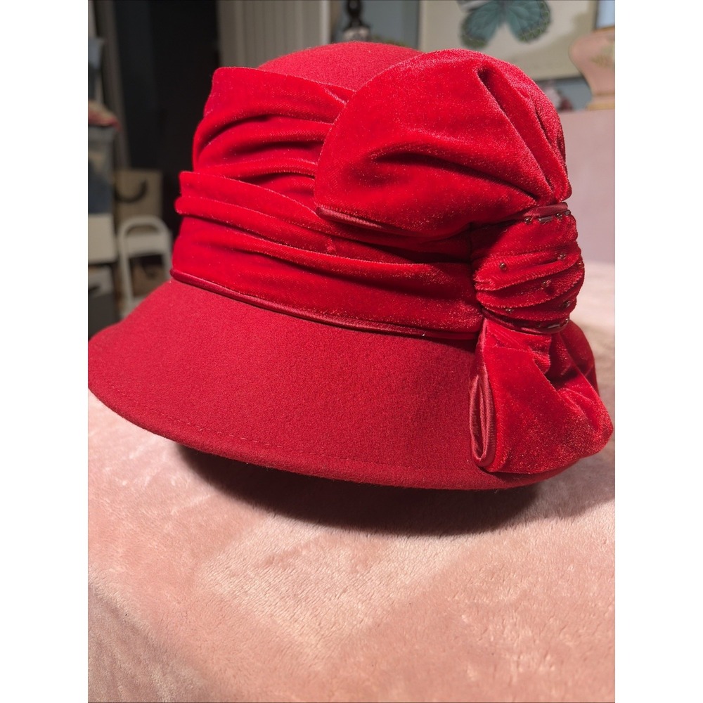 Betmar NY Women's Red Hat One Size 100% Wool. Fall, Winter.